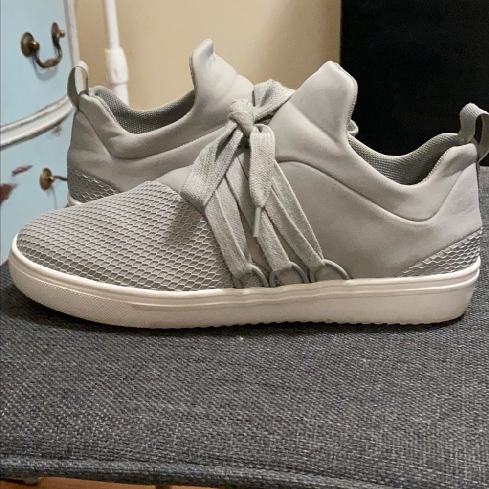 Steve Madden Grey Lancer